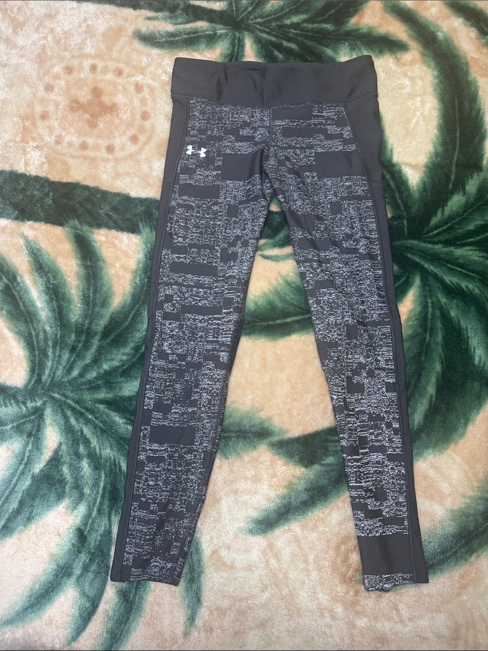 Dark Gray Under Armour Compression Leggings – Women’s Activewear